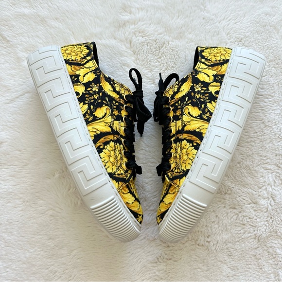 NEW!!! Versace women slides size 37 EU Authentic Retail 950$!! - Picture 1 of 6